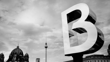 Das alles ist Bertelsmann – by Jim Rakete